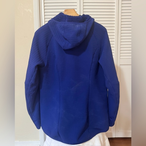 Women’s Patagonia R2® TechFace Hoody - Picture 2 of 9